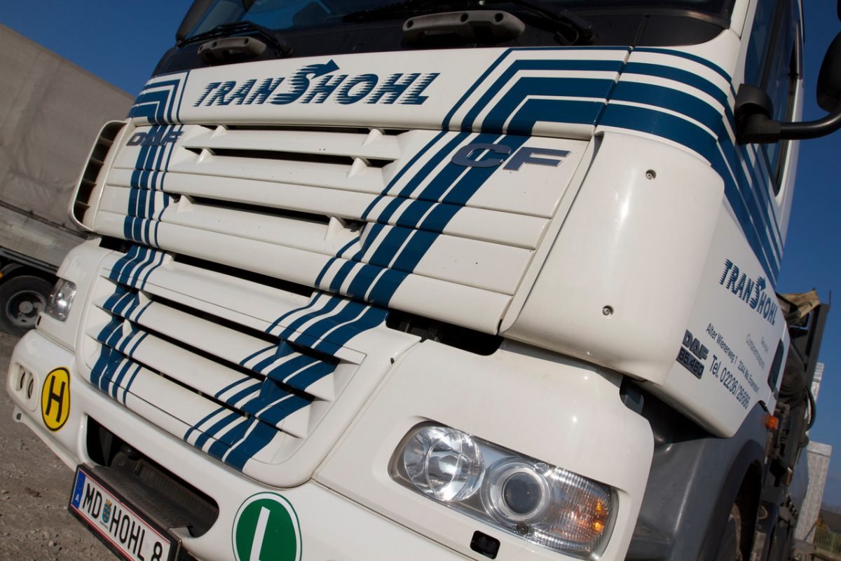 Historischer Trans-Hohl Lkw mit Ladekran